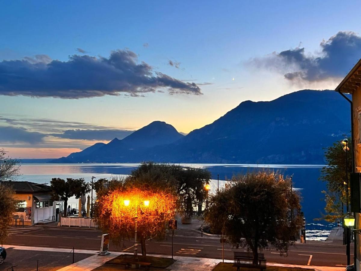 Absentia 1763 Garda Boutique Home - Lake Front Brenzone sul Garda Zewnętrze zdjęcie