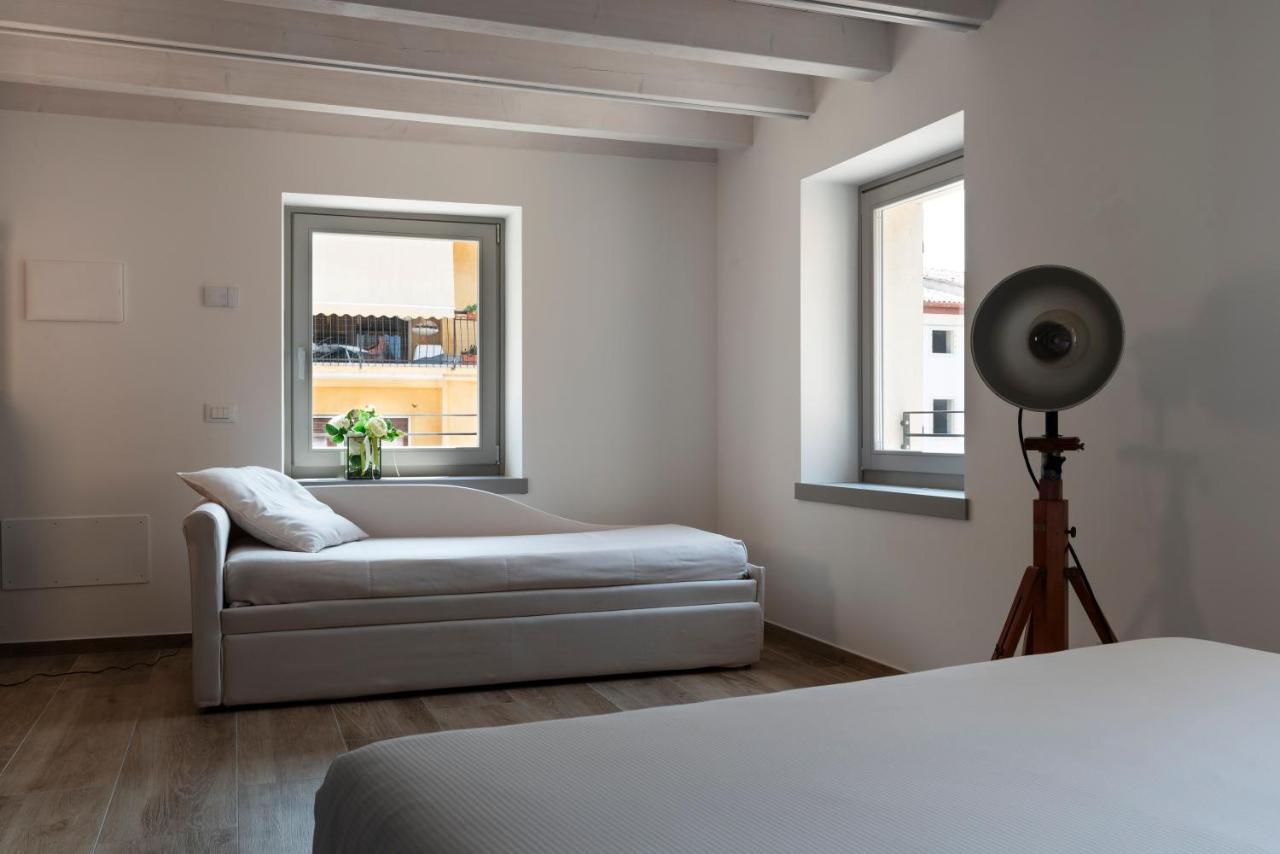 Absentia 1763 Garda Boutique Home - Lake Front Brenzone sul Garda Zewnętrze zdjęcie