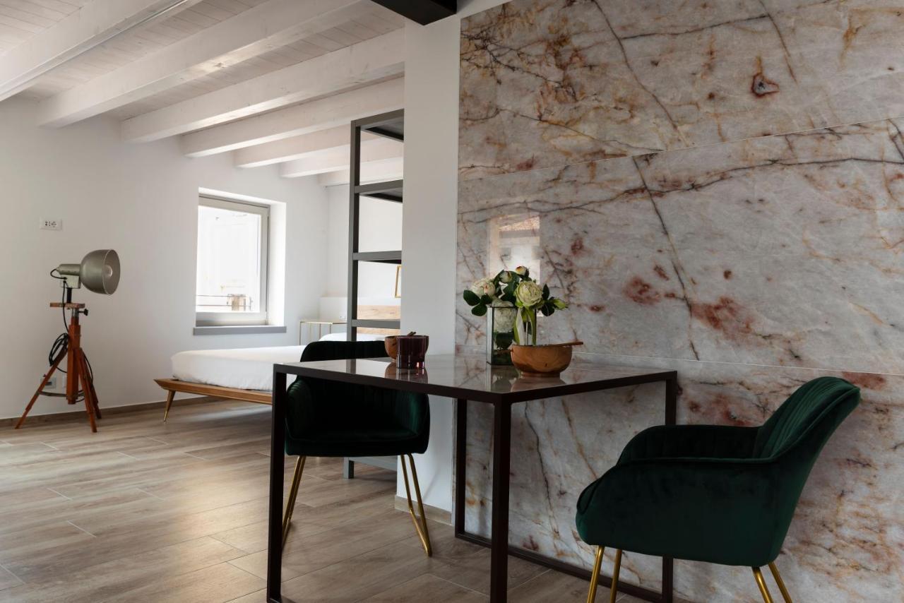 Absentia 1763 Garda Boutique Home - Lake Front Brenzone sul Garda Zewnętrze zdjęcie